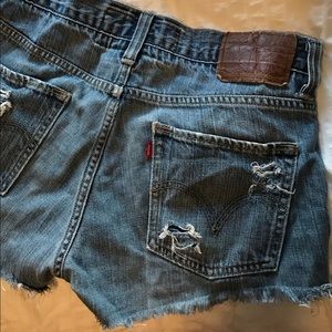 LEVI’S Skinny 511 Cut-off Shorts